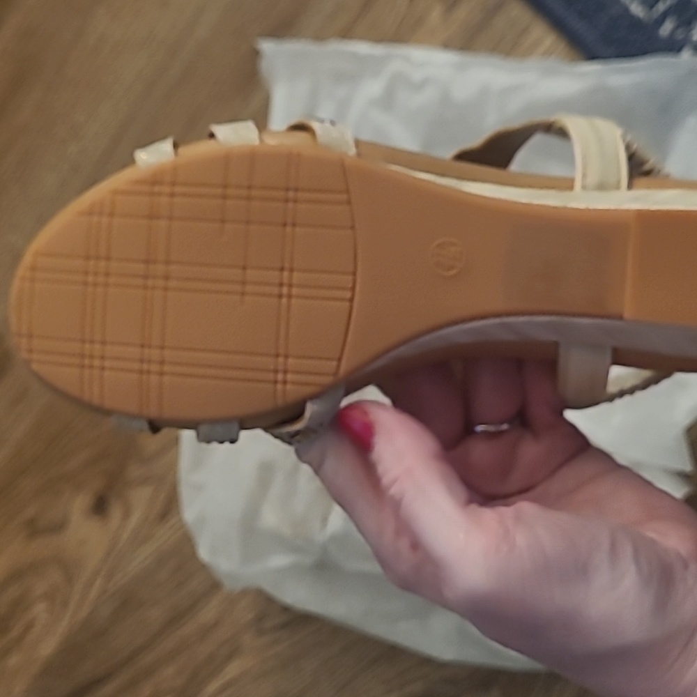 Sandals - Picture 4 of 4